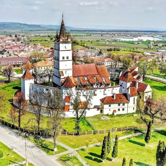 Tara Barsei β o zi printre cetati sasesti si povesti medievale